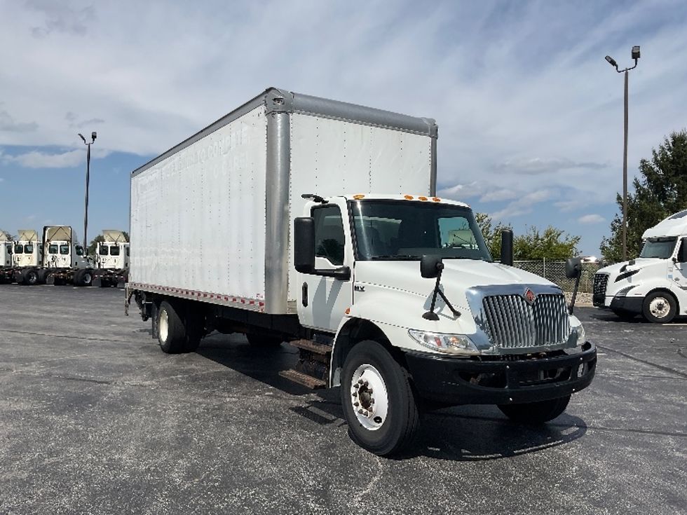 Medium Duty Box Truck-Light and Medium Duty Trucks-International-2020-MV607-Perrysburg-OH-138,921\n\t\tmiles-$ 51,000 - Image 1