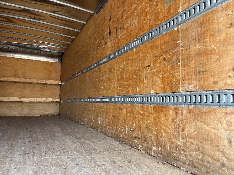 Medium Duty Box Truck-Light and Medium Duty Trucks-International-2020-MV607-Perrysburg-OH-138,921\n\t\tmiles-$ 51,000 - Image 12