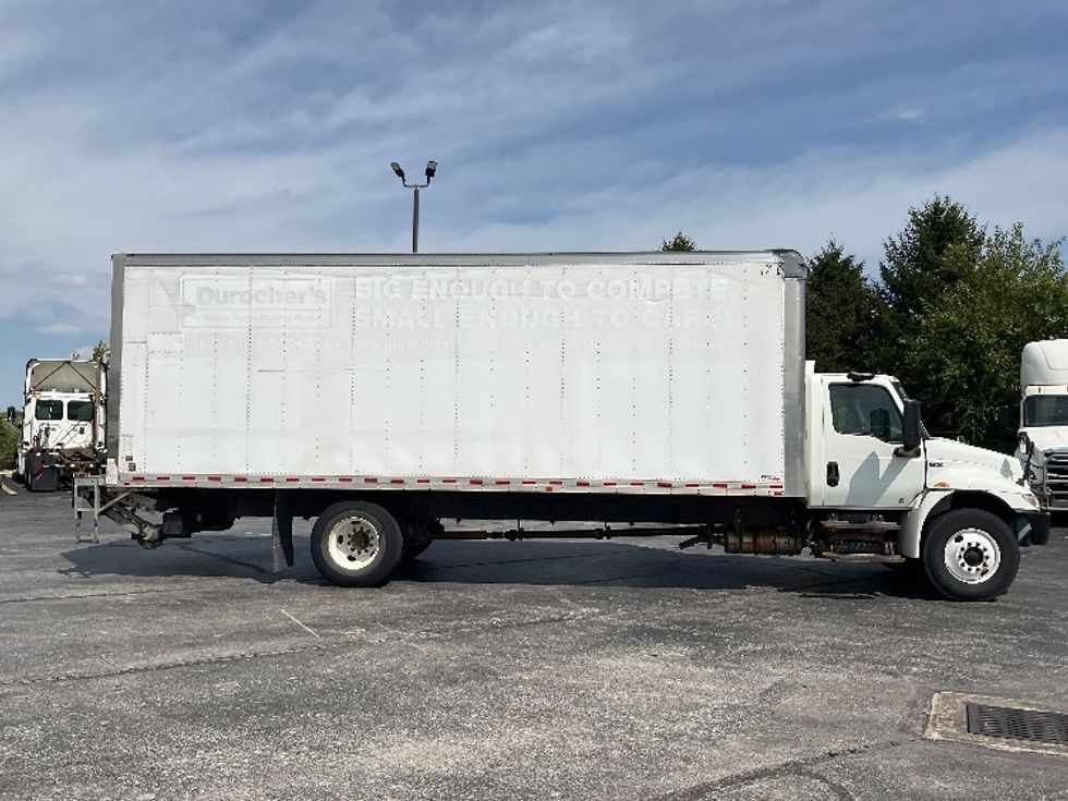 Medium Duty Box Truck-Light and Medium Duty Trucks-International-2020-MV607-Perrysburg-OH-138,921\n\t\tmiles-$ 51,000 - Image 15