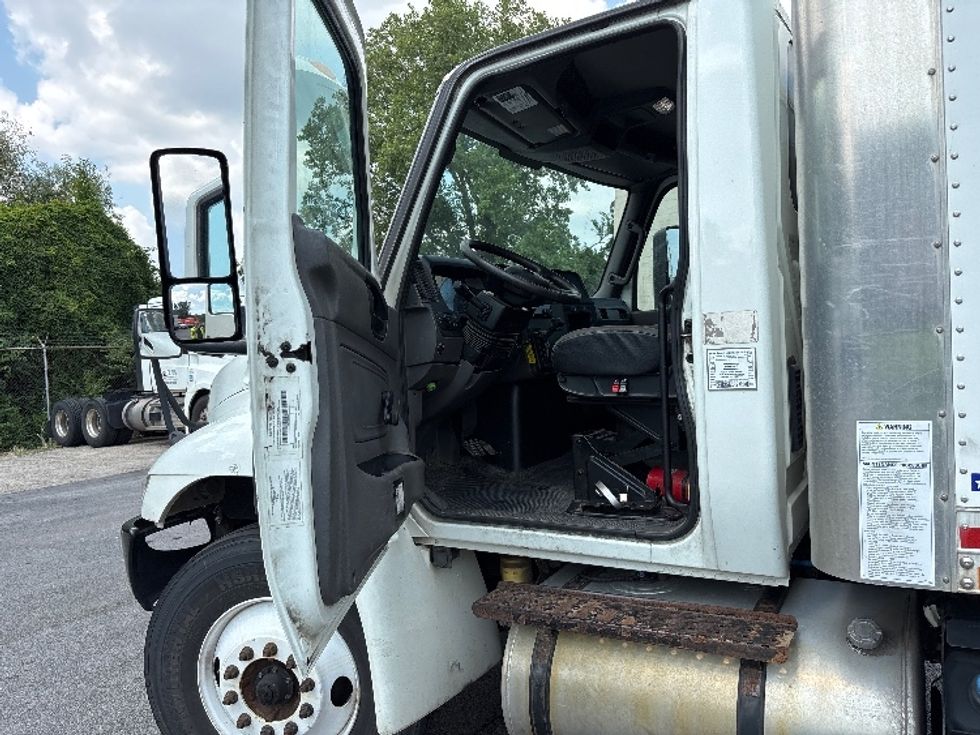 Medium Duty Box Truck-Light and Medium Duty Trucks-International-2020-MV607-Perrysburg-OH-138,921\n\t\tmiles-$ 51,000 - Image 16