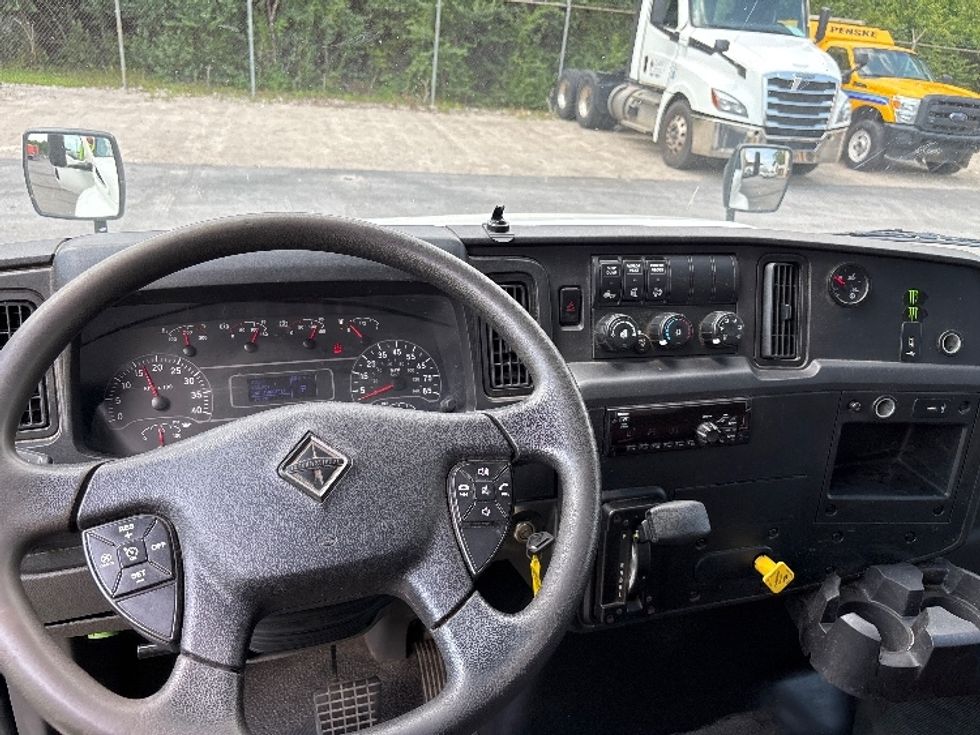 Medium Duty Box Truck-Light and Medium Duty Trucks-International-2020-MV607-Perrysburg-OH-138,921\n\t\tmiles-$ 51,000 - Image 18