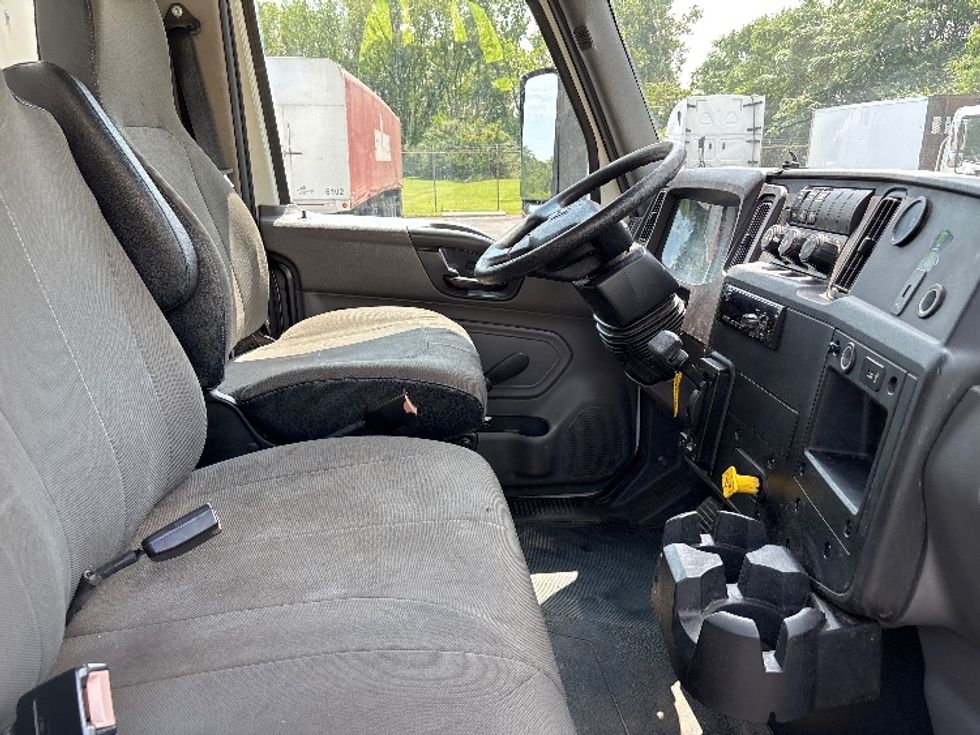 Medium Duty Box Truck-Light and Medium Duty Trucks-International-2020-MV607-Perrysburg-OH-138,921\n\t\tmiles-$ 51,000 - Image 22