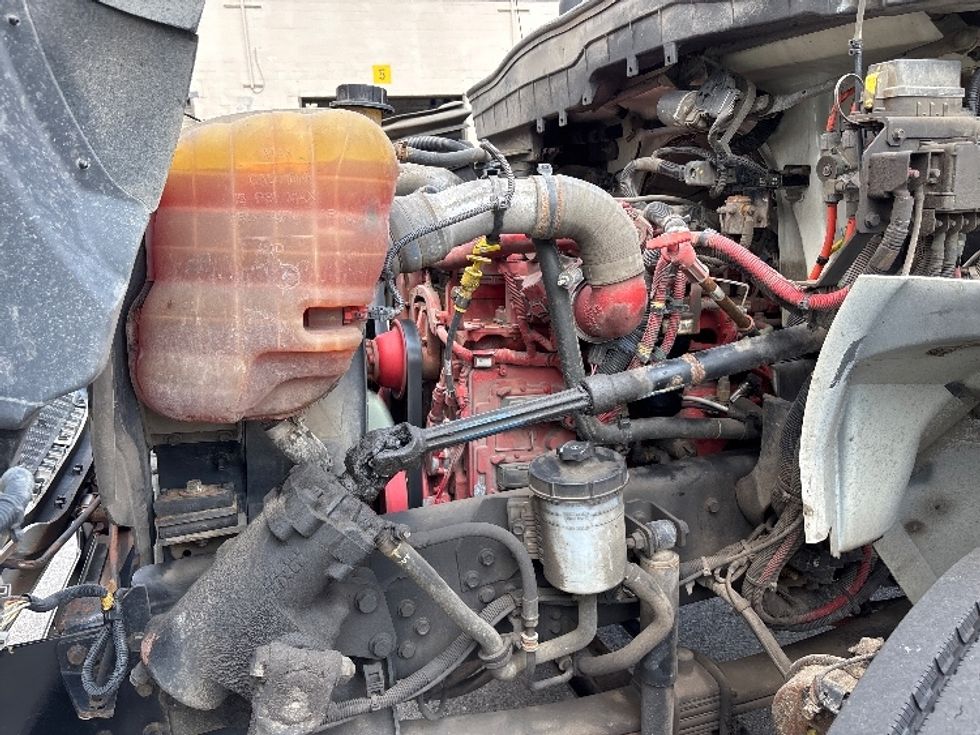 Medium Duty Box Truck-Light and Medium Duty Trucks-International-2020-MV607-Perrysburg-OH-138,921\n\t\tmiles-$ 51,000 - Image 24