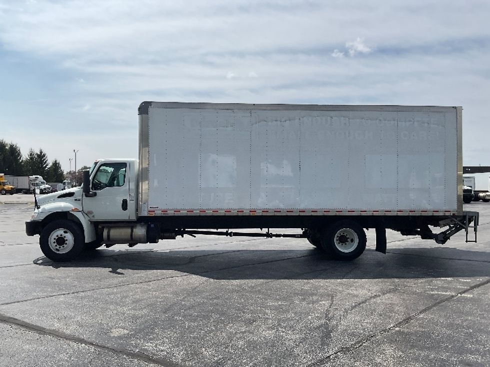 Medium Duty Box Truck-Light and Medium Duty Trucks-International-2020-MV607-Perrysburg-OH-138,921\n\t\tmiles-$ 51,000 - Image 4