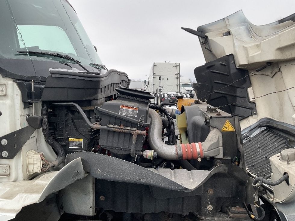 Medium Duty Box Truck-Light and Medium Duty Trucks-International-2020-MV607-Perrysburg-OH-215,472\n\t\tmiles-$ 40,250 - Image 18