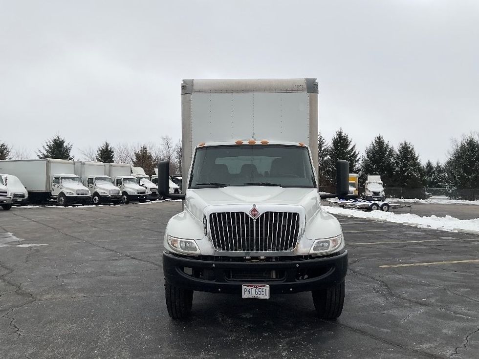 Medium Duty Box Truck-Light and Medium Duty Trucks-International-2020-MV607-Perrysburg-OH-215,472\n\t\tmiles-$ 40,250 - Image 2