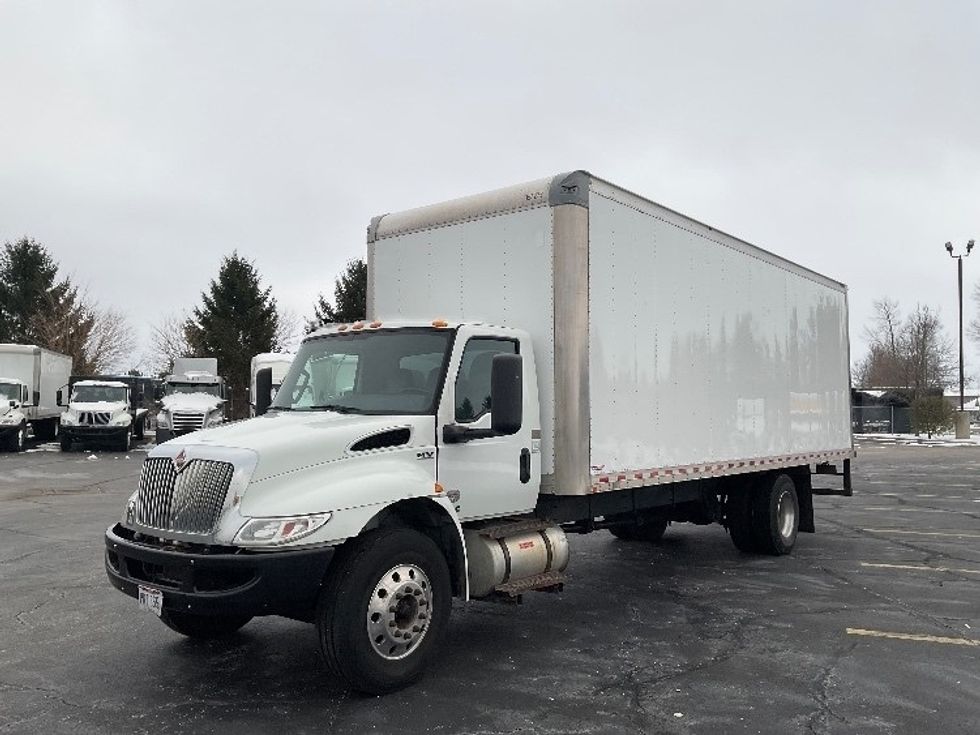 Medium Duty Box Truck-Light and Medium Duty Trucks-International-2020-MV607-Perrysburg-OH-215,472\n\t\tmiles-$ 40,250 - Image 3