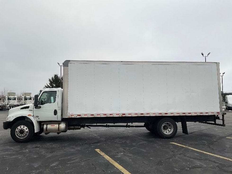 Medium Duty Box Truck-Light and Medium Duty Trucks-International-2020-MV607-Perrysburg-OH-215,472\n\t\tmiles-$ 40,250 - Image 4