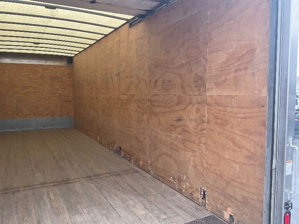 Medium Duty Box Truck-Light and Medium Duty Trucks-International-2020-MV607-Perrysburg-OH-272,233\n\t\tmiles-$ 31,750 - Image 12