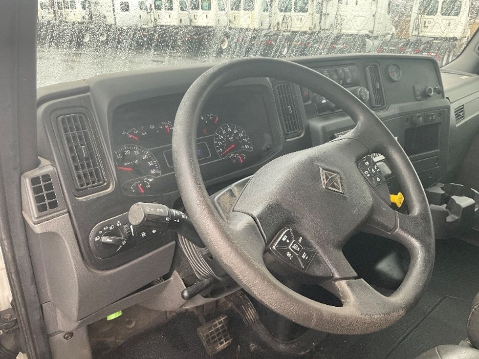 Medium Duty Box Truck-Light and Medium Duty Trucks-International-2020-MV607-Perrysburg-OH-272,233\n\t\tmiles-$ 31,750 - Image 17