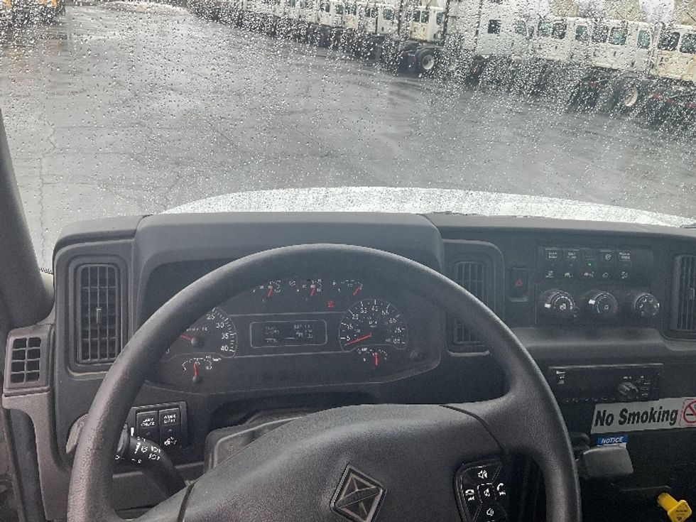 Medium Duty Box Truck-Light and Medium Duty Trucks-International-2020-MV607-Perrysburg-OH-272,233\n\t\tmiles-$ 31,750 - Image 18