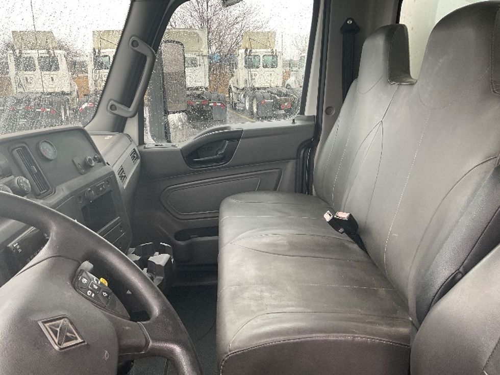 Medium Duty Box Truck-Light and Medium Duty Trucks-International-2020-MV607-Perrysburg-OH-272,233\n\t\tmiles-$ 31,750 - Image 19