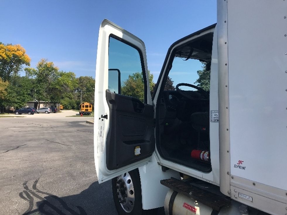 Medium Duty Box Truck-Light and Medium Duty Trucks-International-2020-MV607-Pewaukee-WI-213,392\n\t\tmiles-$ 45,000 - Image 15