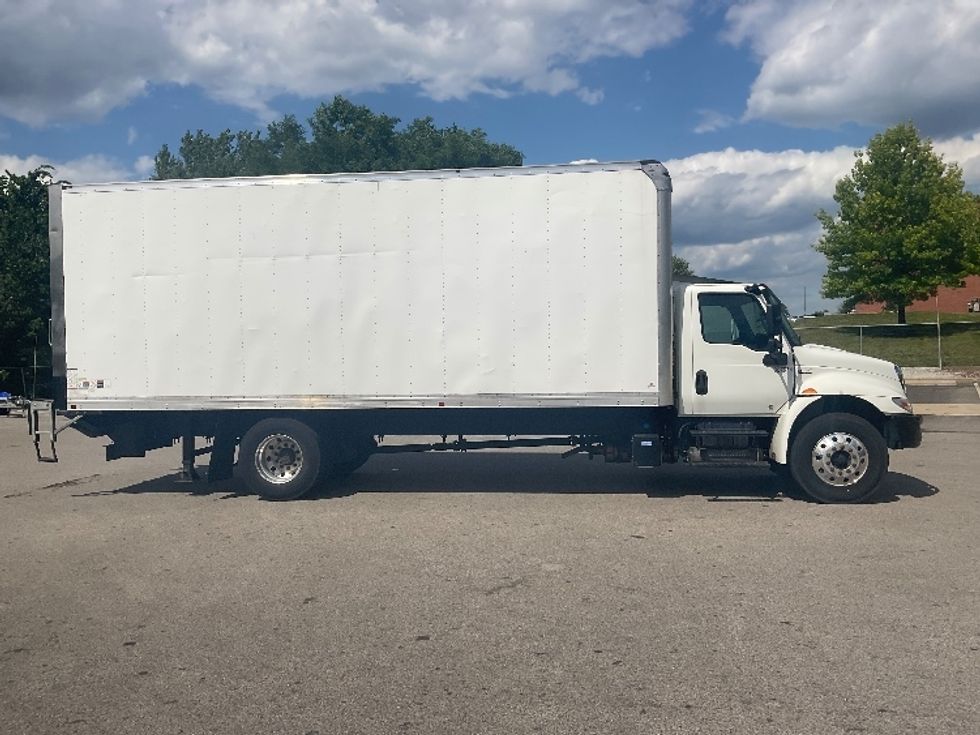 Medium Duty Box Truck-Light and Medium Duty Trucks-International-2020-MV607-Philadelphia-PA-65,413\n\t\tmiles-$ 59,750 - Image 15