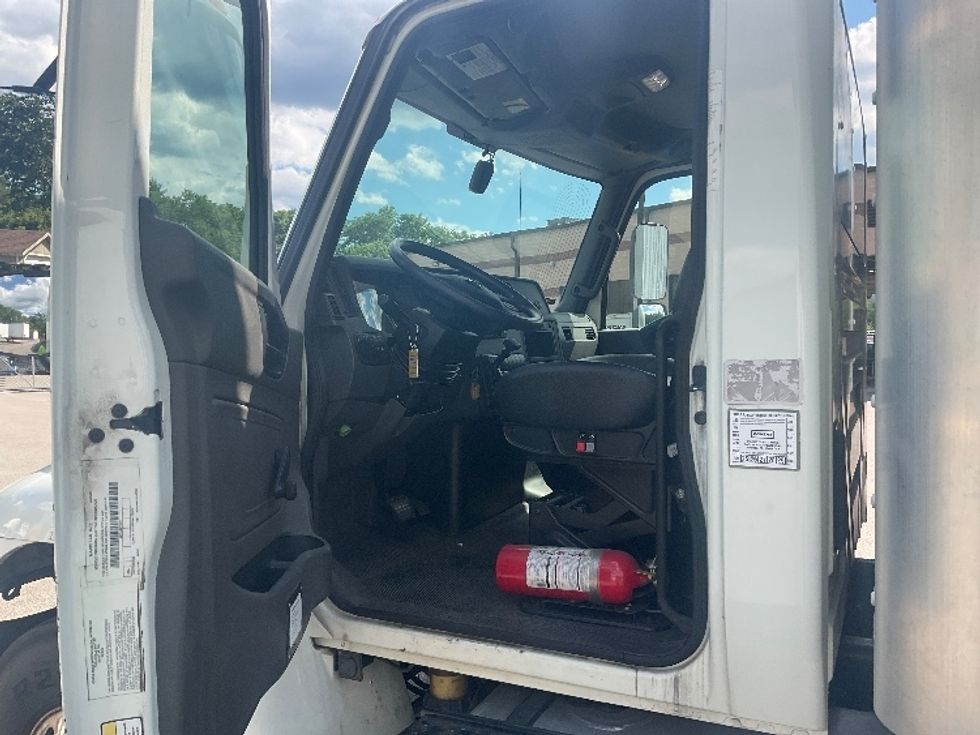 Medium Duty Box Truck-Light and Medium Duty Trucks-International-2020-MV607-Philadelphia-PA-65,413\n\t\tmiles-$ 59,750 - Image 16