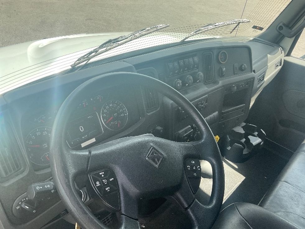 Medium Duty Box Truck-Light and Medium Duty Trucks-International-2020-MV607-Philadelphia-PA-65,413\n\t\tmiles-$ 59,750 - Image 17