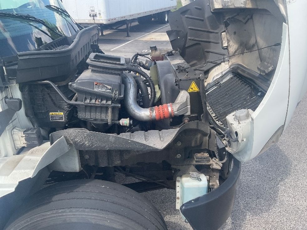Medium Duty Box Truck-Light and Medium Duty Trucks-International-2020-MV607-Philadelphia-PA-65,413\n\t\tmiles-$ 59,750 - Image 23