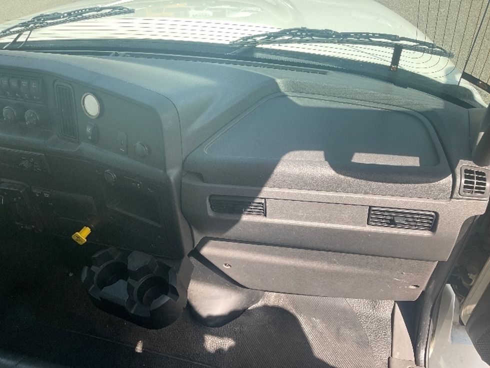Medium Duty Box Truck-Light and Medium Duty Trucks-International-2020-MV607-Philadelphia-PA-65,413\n\t\tmiles-$ 59,750 - Image 21