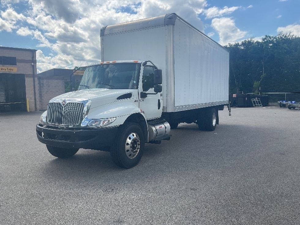 Medium Duty Box Truck-Light and Medium Duty Trucks-International-2020-MV607-Philadelphia-PA-65,413\n\t\tmiles-$ 59,750 - Image 3