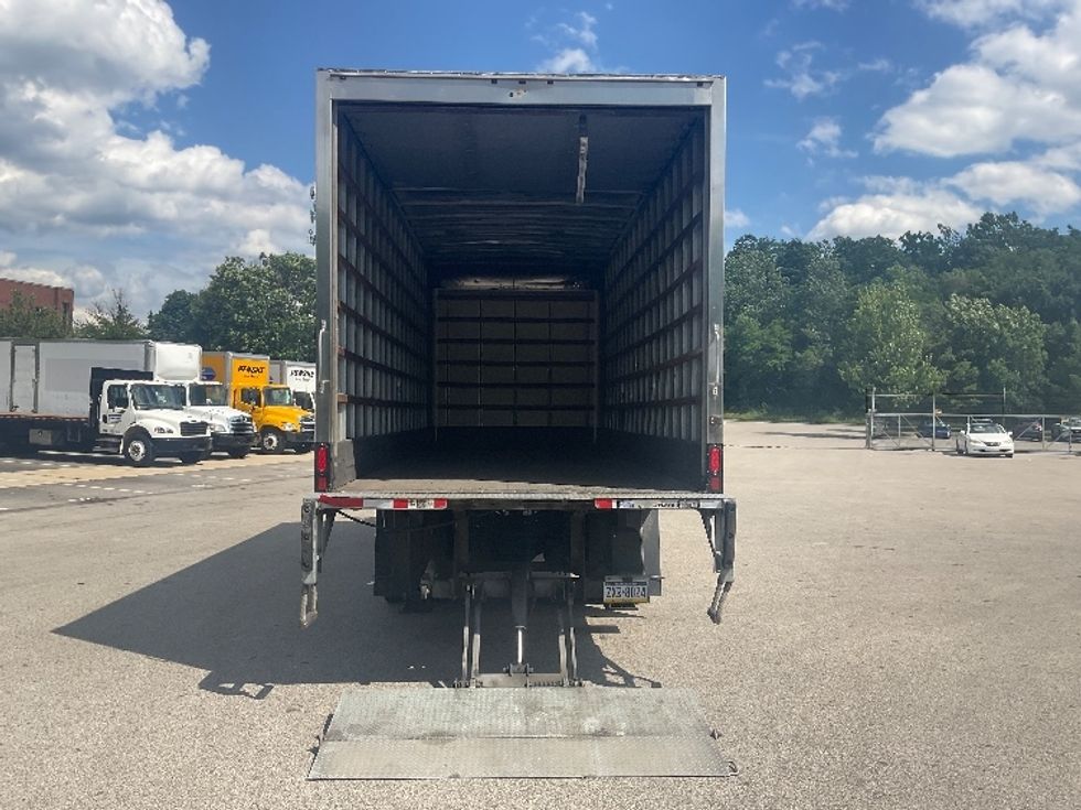 Medium Duty Box Truck-Light and Medium Duty Trucks-International-2020-MV607-Philadelphia-PA-65,413\n\t\tmiles-$ 59,750 - Image 9