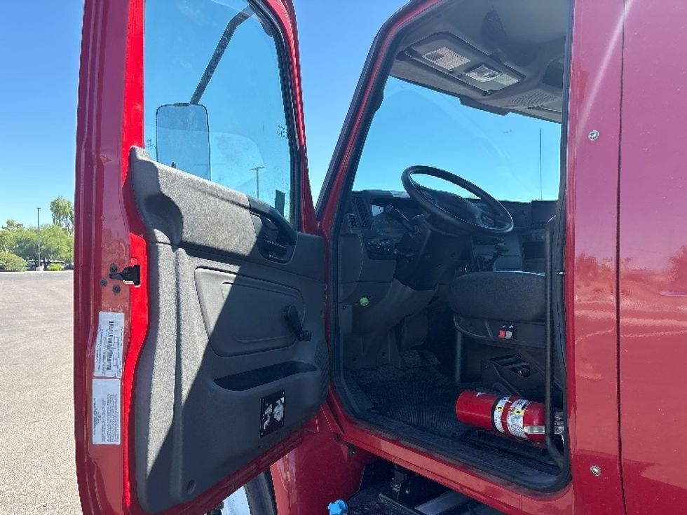 Medium Duty Box Truck-Light and Medium Duty Trucks-International-2020-MV607-Phoenix-AZ-101,710\n\t\tmiles-$ 64,500 - Image 16