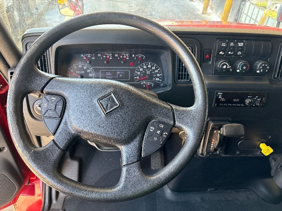 Medium Duty Box Truck-Light and Medium Duty Trucks-International-2020-MV607-Phoenix-AZ-109,456\n\t\tmiles-$ 62,500 - Image 18