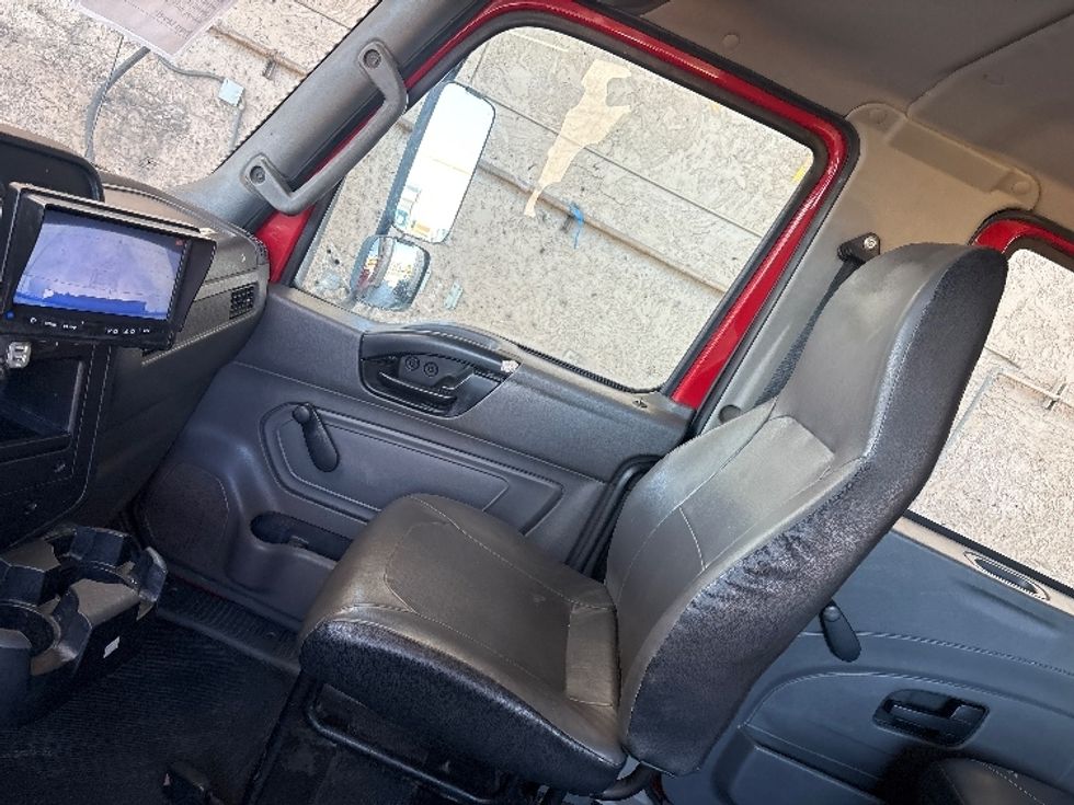 Medium Duty Box Truck-Light and Medium Duty Trucks-International-2020-MV607-Phoenix-AZ-109,456\n\t\tmiles-$ 62,500 - Image 19