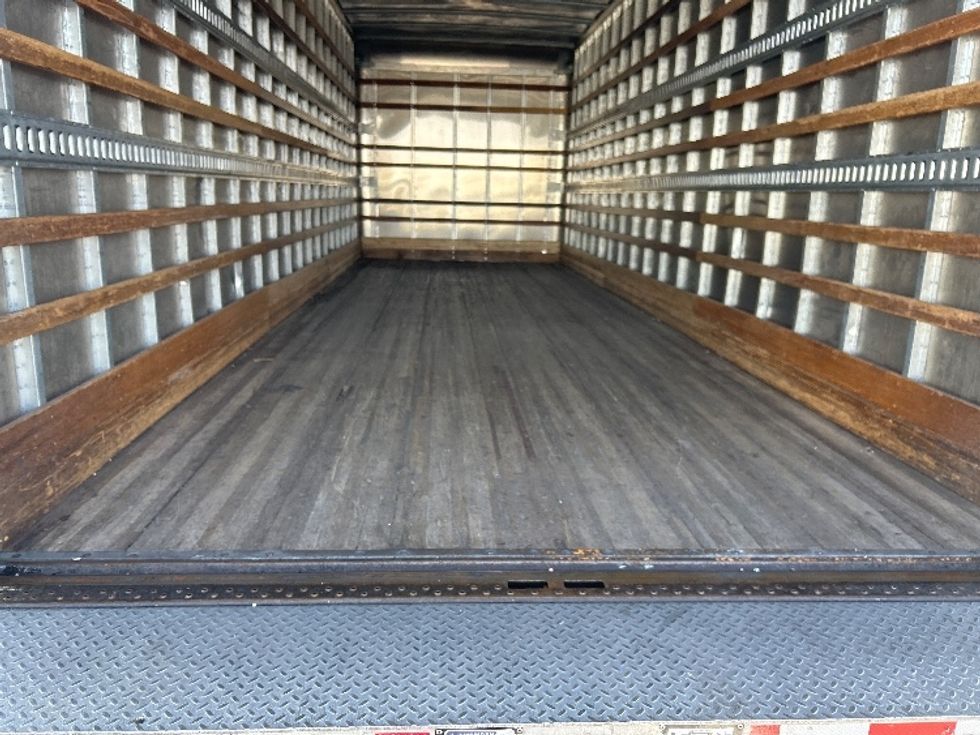 Medium Duty Box Truck-Light and Medium Duty Trucks-International-2020-MV607-Phoenix-AZ-123,613\n\t\tmiles-$ 70,500 - Image 10
