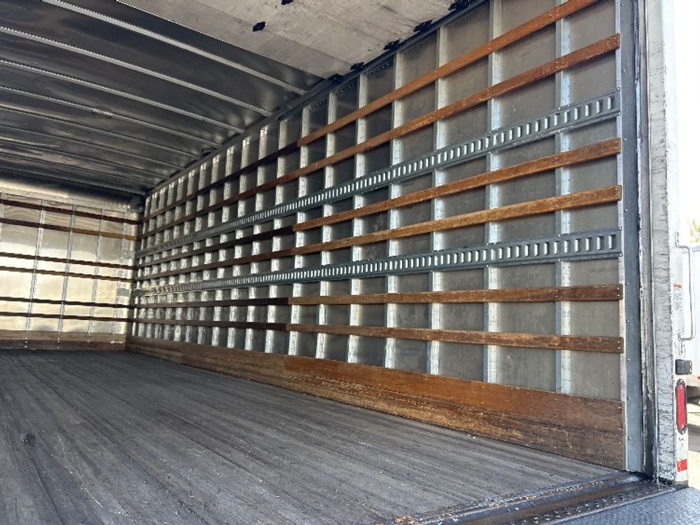 Medium Duty Box Truck-Light and Medium Duty Trucks-International-2020-MV607-Phoenix-AZ-123,613\n\t\tmiles-$ 70,500 - Image 12