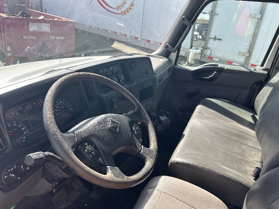 Medium Duty Box Truck-Light and Medium Duty Trucks-International-2020-MV607-Phoenix-AZ-123,613\n\t\tmiles-$ 70,500 - Image 17