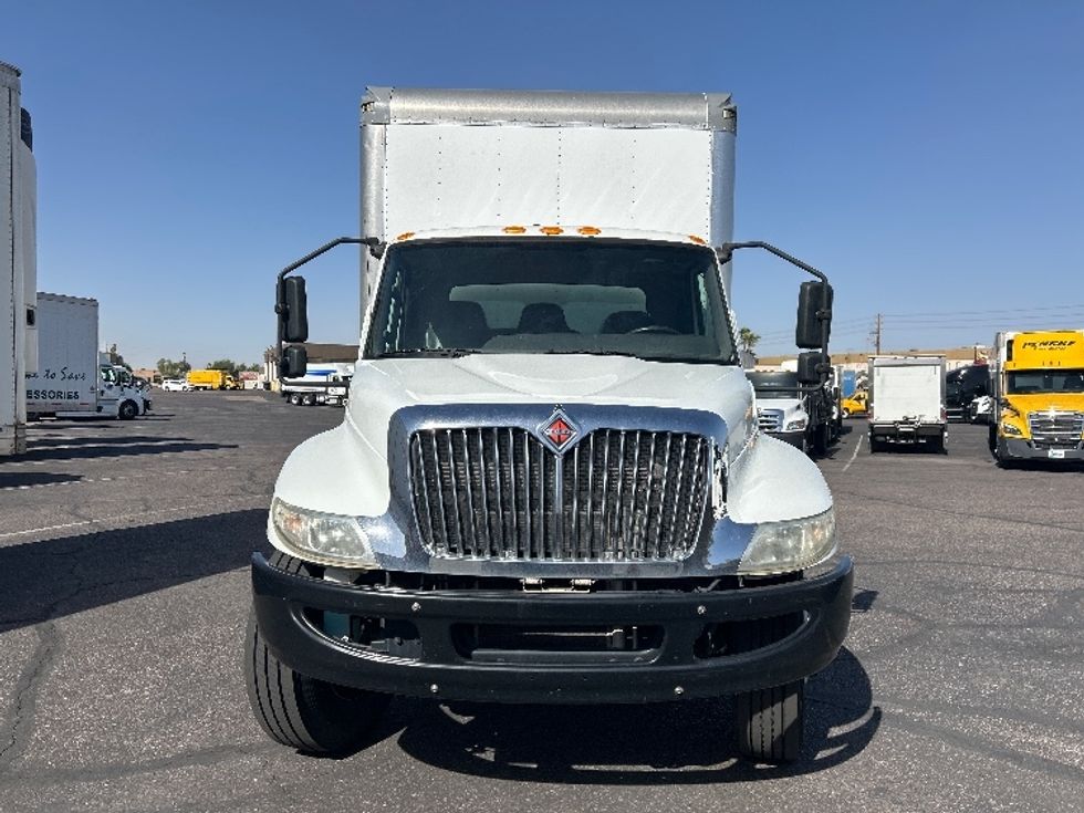 Medium Duty Box Truck-Light and Medium Duty Trucks-International-2020-MV607-Phoenix-AZ-123,613\n\t\tmiles-$ 70,500 - Image 2