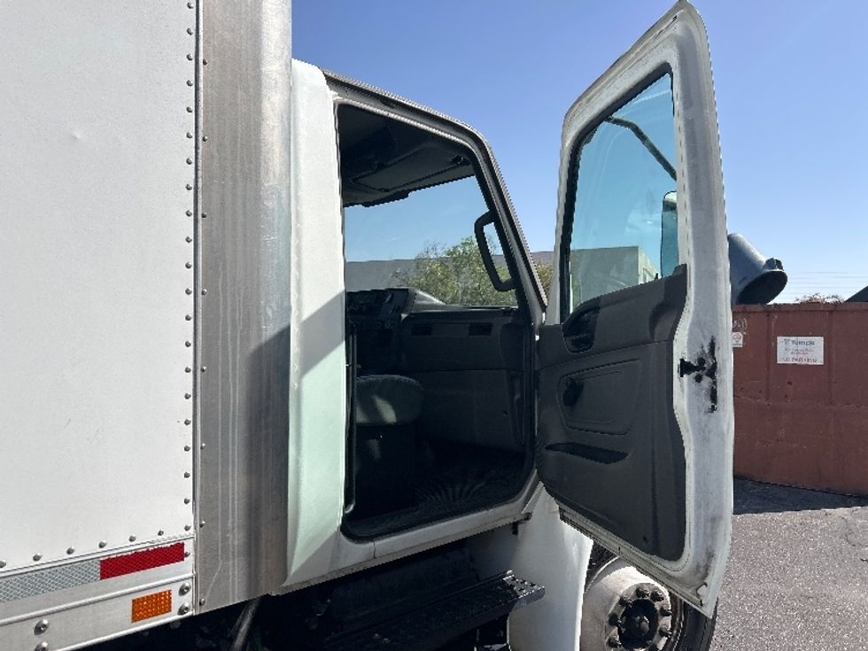 Medium Duty Box Truck-Light and Medium Duty Trucks-International-2020-MV607-Phoenix-AZ-123,613\n\t\tmiles-$ 70,500 - Image 20