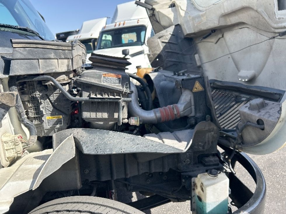 Medium Duty Box Truck-Light and Medium Duty Trucks-International-2020-MV607-Phoenix-AZ-123,613\n\t\tmiles-$ 70,500 - Image 23