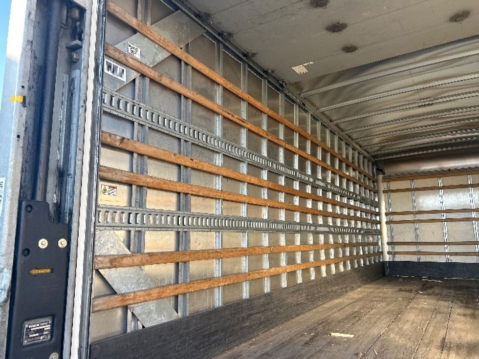 Medium Duty Box Truck-Light and Medium Duty Trucks-International-2020-MV607-Phoenix-AZ-140,326\n\t\tmiles-$ 53,750 - Image 11
