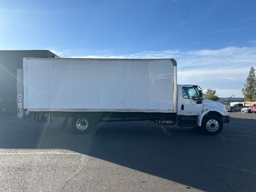 Medium Duty Box Truck-Light and Medium Duty Trucks-International-2020-MV607-Phoenix-AZ-140,326\n\t\tmiles-$ 53,750 - Image 15