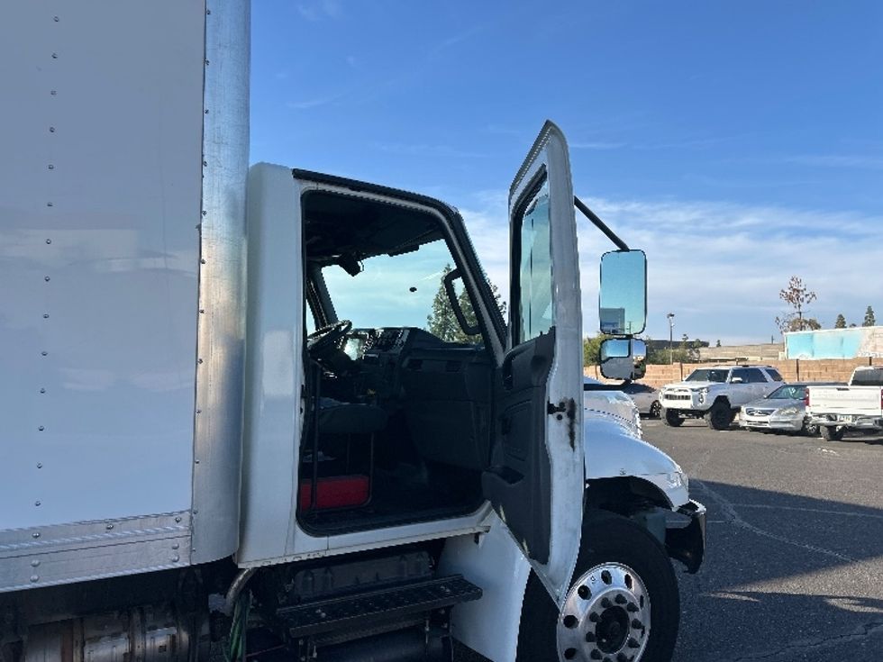 Medium Duty Box Truck-Light and Medium Duty Trucks-International-2020-MV607-Phoenix-AZ-140,326\n\t\tmiles-$ 53,750 - Image 20