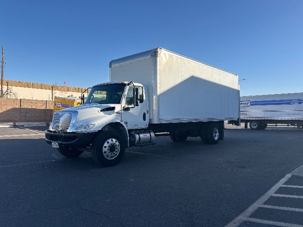 Medium Duty Box Truck-Light and Medium Duty Trucks-International-2020-MV607-Phoenix-AZ-140,326\n\t\tmiles-$ 53,750 - Image 3