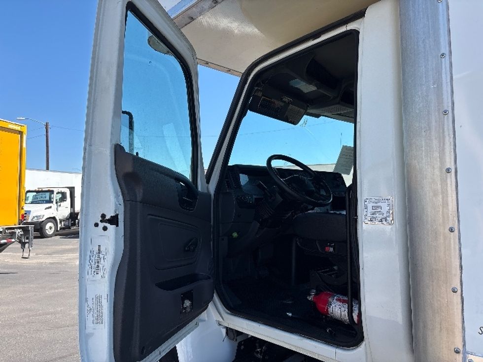 Medium Duty Box Truck-Light and Medium Duty Trucks-International-2020-MV607-Phoenix-AZ-173,107\n\t\tmiles-$ 51,500 - Image 16