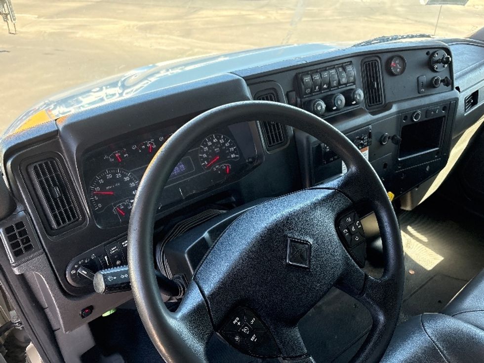 Medium Duty Box Truck-Light and Medium Duty Trucks-International-2020-MV607-Phoenix-AZ-173,107\n\t\tmiles-$ 51,500 - Image 17