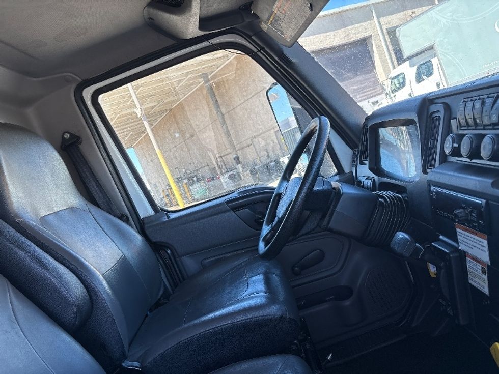 Medium Duty Box Truck-Light and Medium Duty Trucks-International-2020-MV607-Phoenix-AZ-173,107\n\t\tmiles-$ 51,500 - Image 22