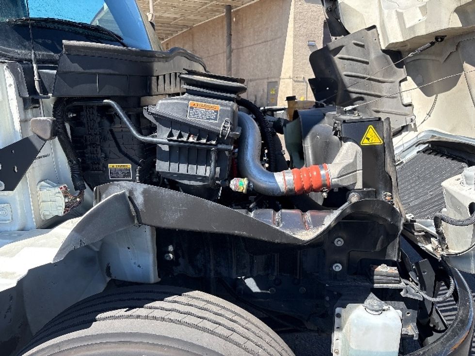 Medium Duty Box Truck-Light and Medium Duty Trucks-International-2020-MV607-Phoenix-AZ-173,107\n\t\tmiles-$ 51,500 - Image 23