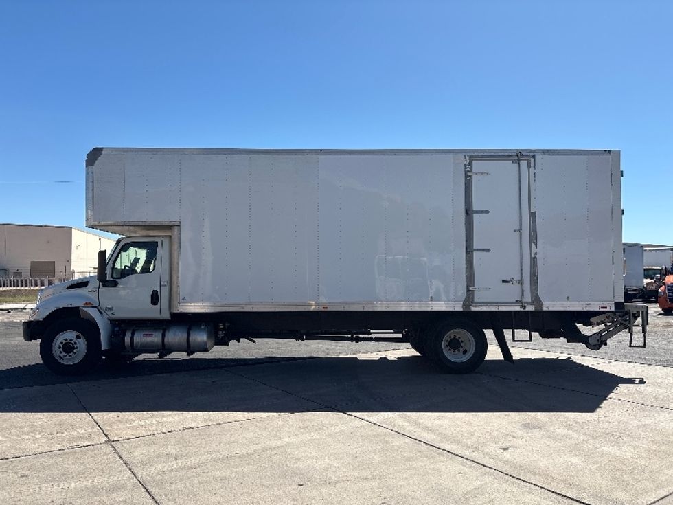 Medium Duty Box Truck-Light and Medium Duty Trucks-International-2020-MV607-Phoenix-AZ-173,107\n\t\tmiles-$ 51,500 - Image 4