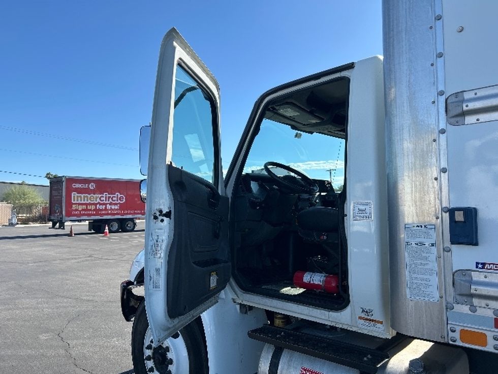 Medium Duty Box Truck-Light and Medium Duty Trucks-International-2020-MV607-Phoenix-AZ-185,040\n\t\tmiles-$ 45,000 - Image 16