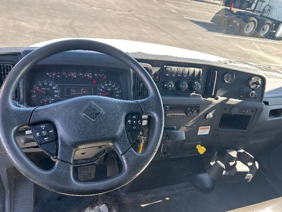 Medium Duty Box Truck-Light and Medium Duty Trucks-International-2020-MV607-Phoenix-AZ-185,040\n\t\tmiles-$ 45,000 - Image 18