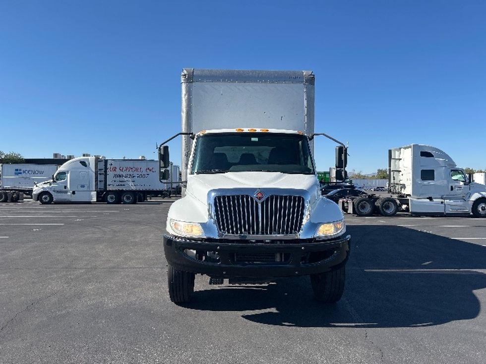 Medium Duty Box Truck-Light and Medium Duty Trucks-International-2020-MV607-Phoenix-AZ-185,040\n\t\tmiles-$ 45,000 - Image 2