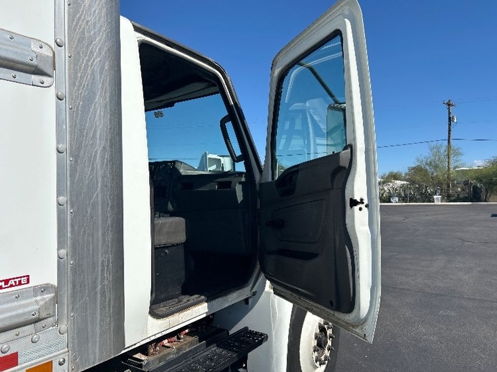 Medium Duty Box Truck-Light and Medium Duty Trucks-International-2020-MV607-Phoenix-AZ-185,040\n\t\tmiles-$ 45,000 - Image 20