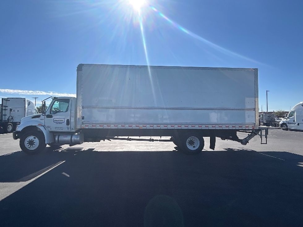 Medium Duty Box Truck-Light and Medium Duty Trucks-International-2020-MV607-Phoenix-AZ-185,040\n\t\tmiles-$ 45,000 - Image 4
