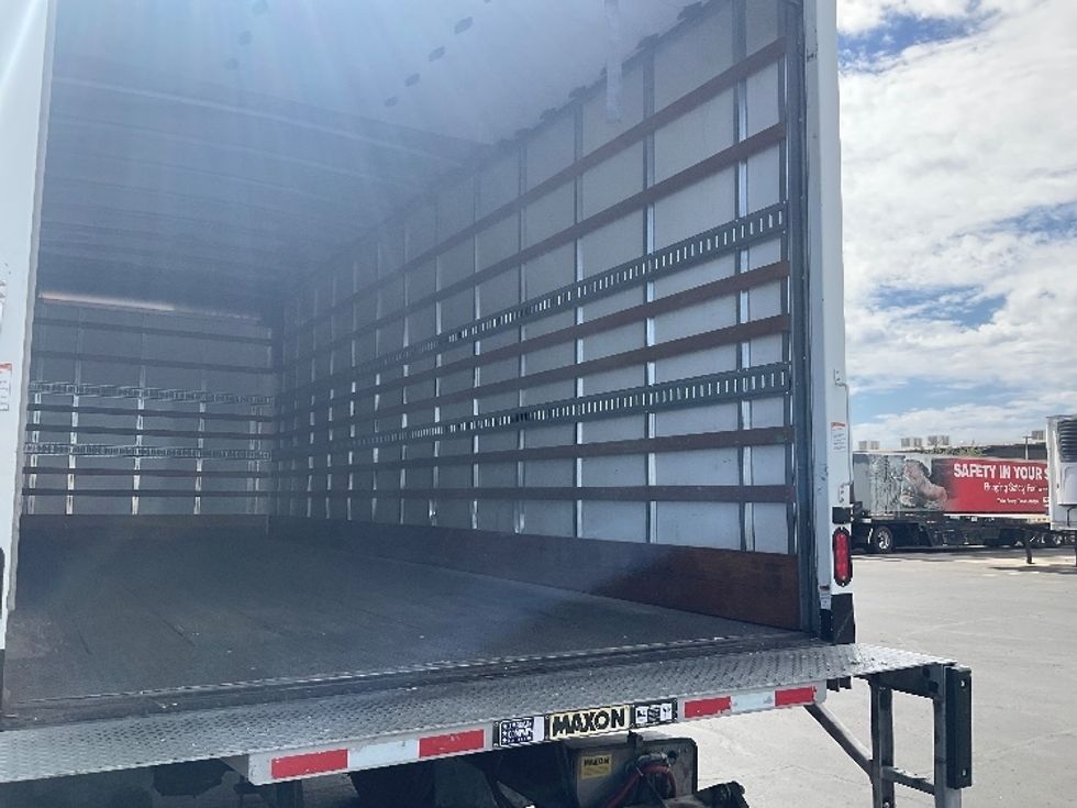 Medium Duty Box Truck-Light and Medium Duty Trucks-International-2020-MV607-Phoenix-AZ-54,051\n\t\tmiles-$ 67,500 - Image 12