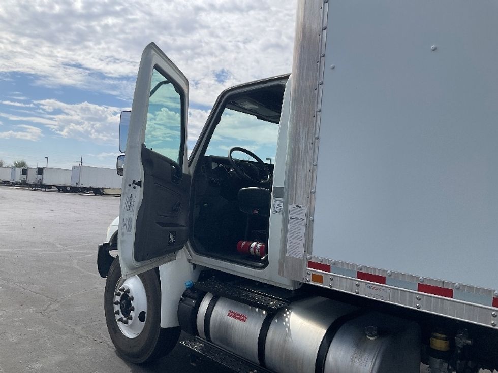 Medium Duty Box Truck-Light and Medium Duty Trucks-International-2020-MV607-Phoenix-AZ-54,051\n\t\tmiles-$ 67,500 - Image 16