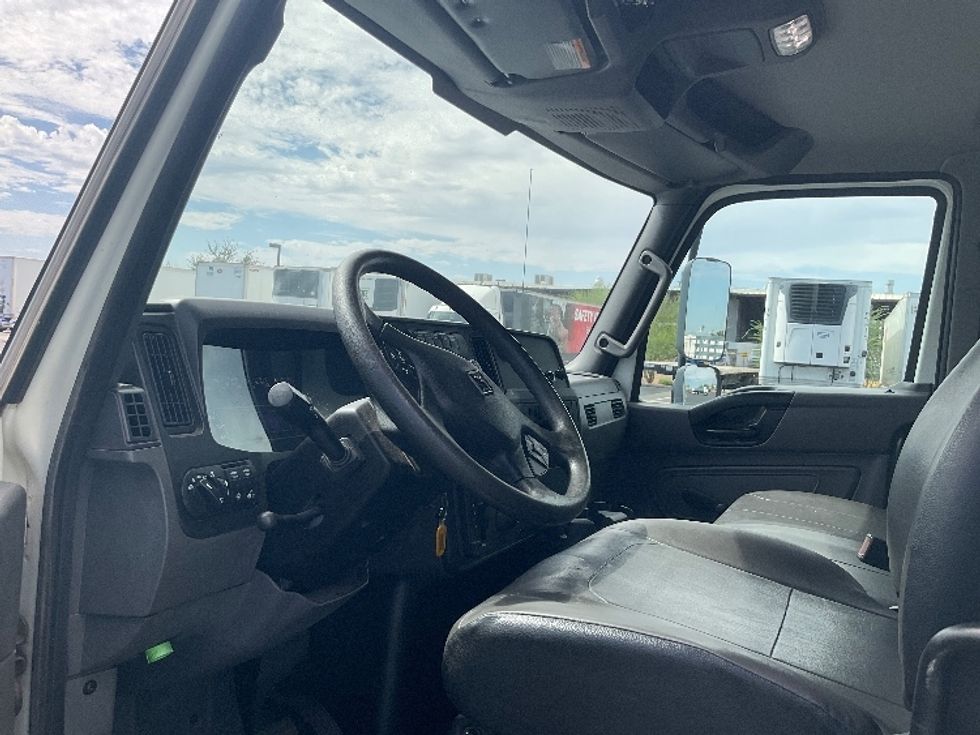 Medium Duty Box Truck-Light and Medium Duty Trucks-International-2020-MV607-Phoenix-AZ-54,051\n\t\tmiles-$ 67,500 - Image 17